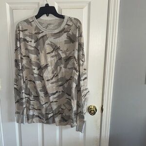 Old Navy Gray Camouflage Long Sleeve Shirt